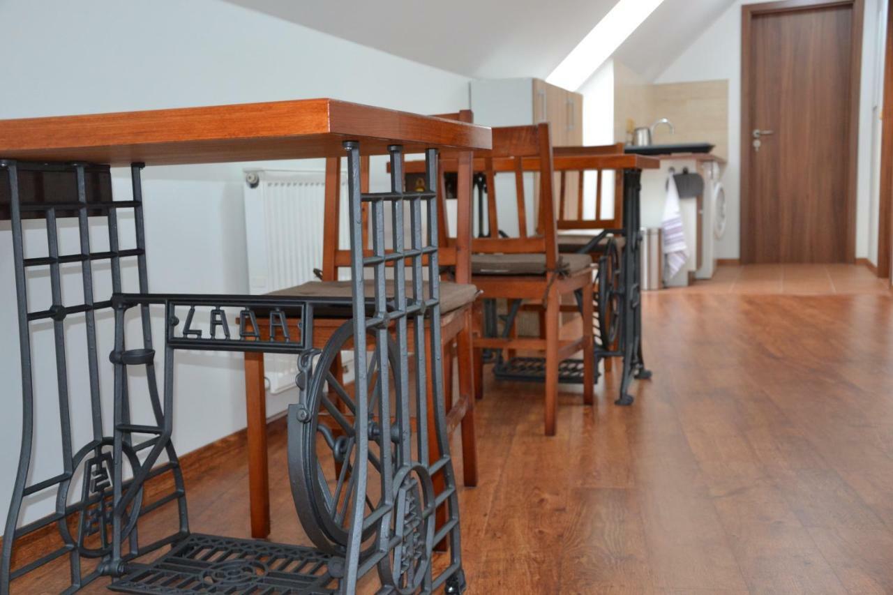 Attic Rooms Tábor Eksteriør bilde