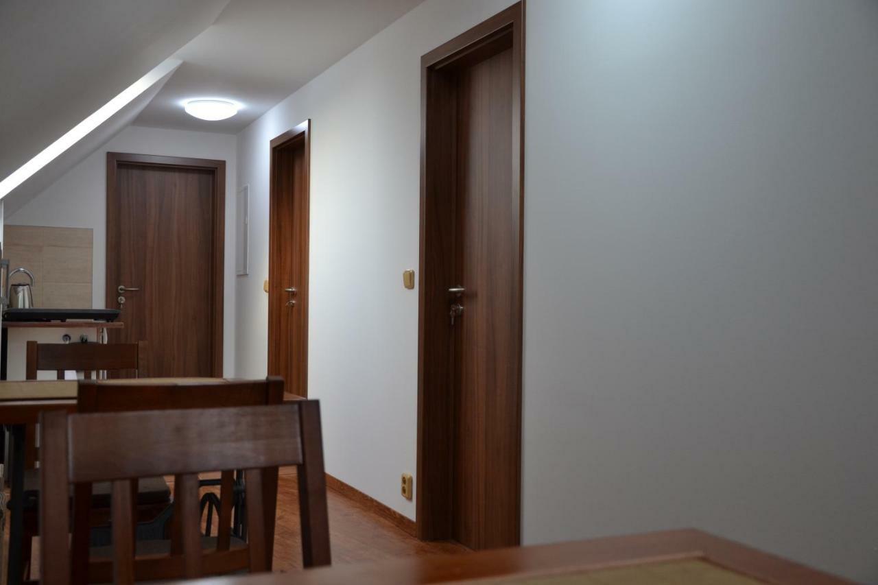 Attic Rooms Tábor Eksteriør bilde